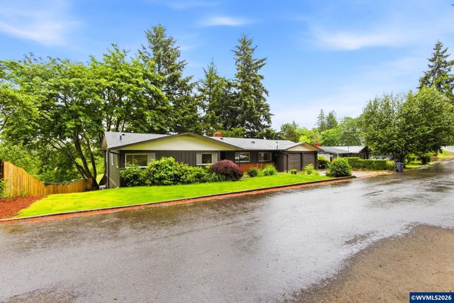 368 Stoneway Dr NW, Salem, OR 97304