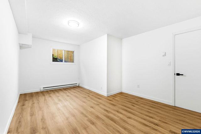 368 Stoneway Dr NW, Salem, OR 97304