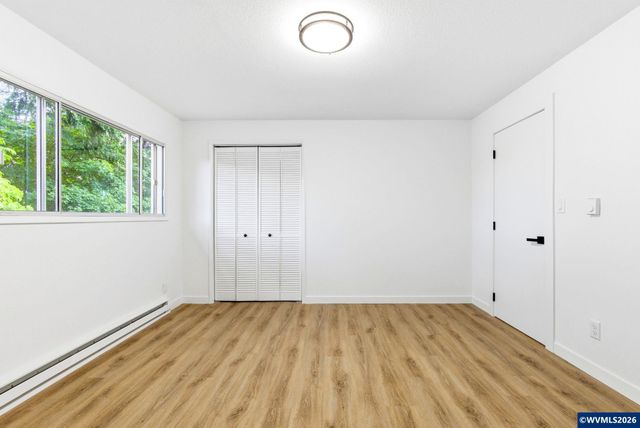 368 Stoneway Dr NW, Salem, OR 97304