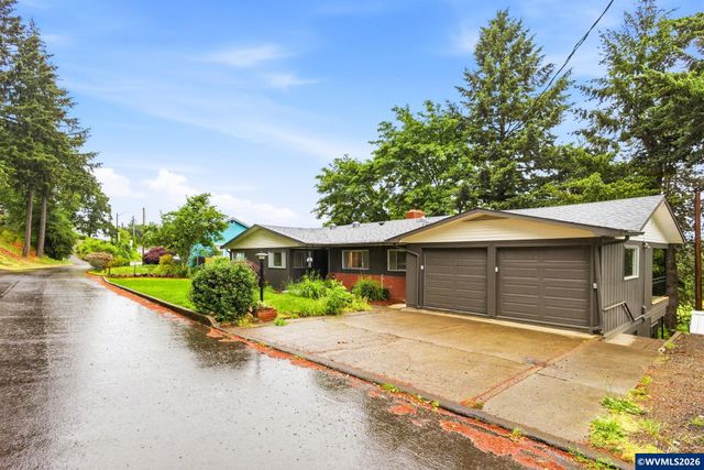368 Stoneway Dr NW, Salem, OR 97304