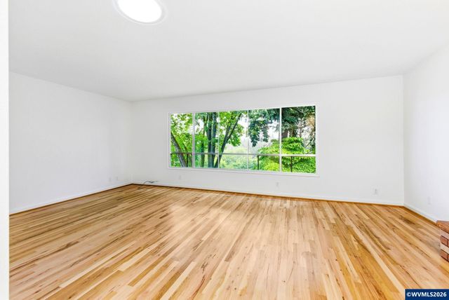 368 Stoneway Dr NW, Salem, OR 97304
