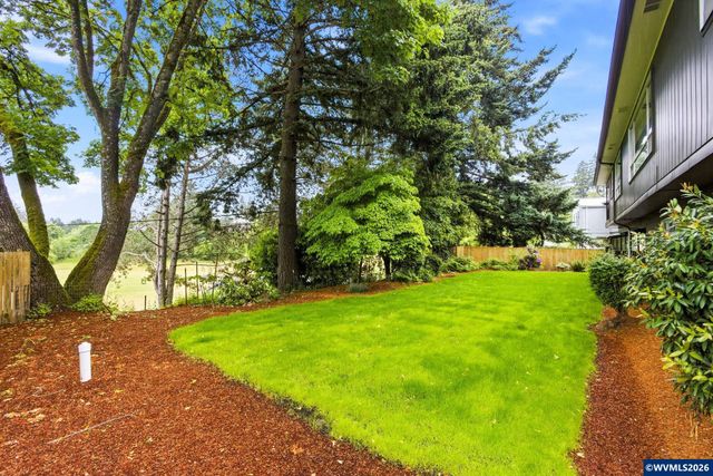 368 Stoneway Dr NW, Salem, OR 97304