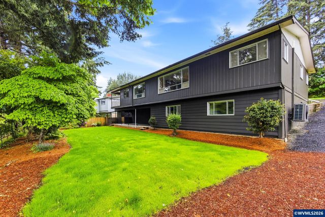 368 Stoneway Dr NW, Salem, OR 97304