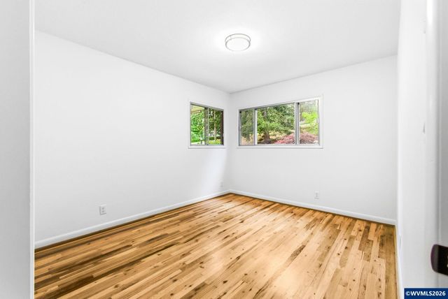 368 Stoneway Dr NW, Salem, OR 97304