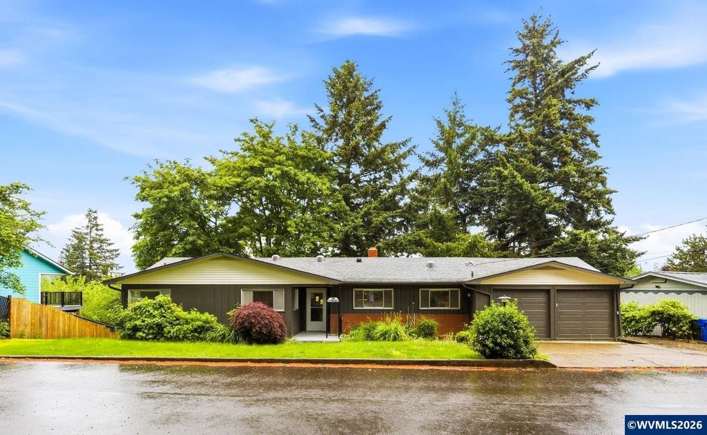368 Stoneway Dr NW, Salem, OR 97304