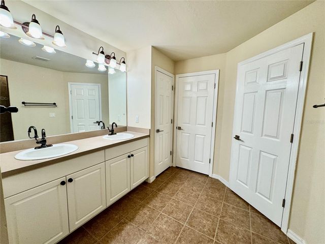 2172 MACARIS AVENUE, North Port, FL 34286