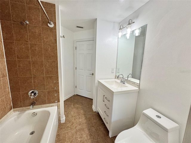 2172 MACARIS AVENUE, North Port, FL 34286