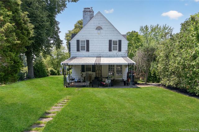 5 Kohlsaat Court, Smithtown, NY 11787