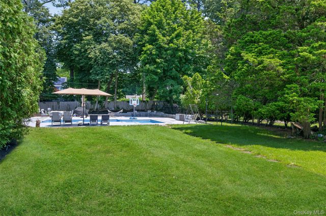 5 Kohlsaat Court, Smithtown, NY 11787