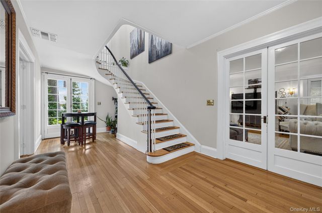 5 Kohlsaat Court, Smithtown, NY 11787