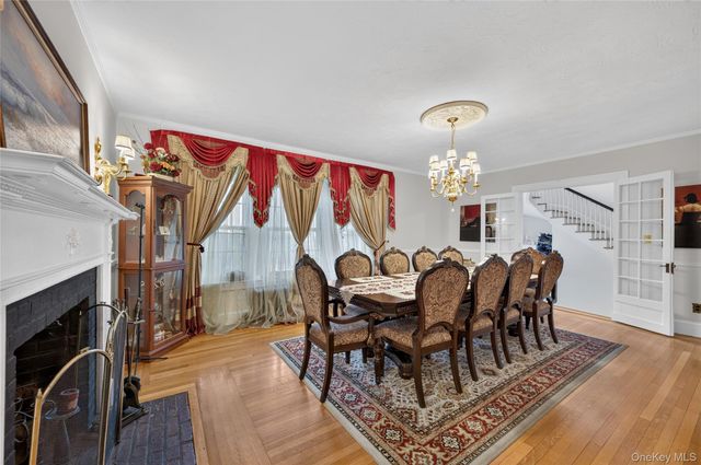 5 Kohlsaat Court, Smithtown, NY 11787