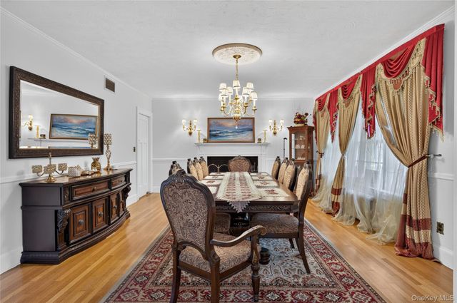 5 Kohlsaat Court, Smithtown, NY 11787