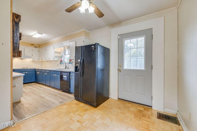 717 Old Stage Road, Surgoinsville, TN 37873