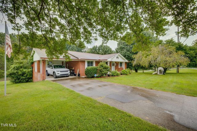 717 Old Stage Road, Surgoinsville, TN 37873
