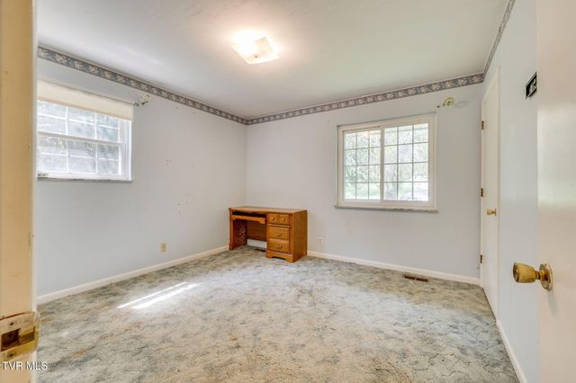 717 Old Stage Road, Surgoinsville, TN 37873