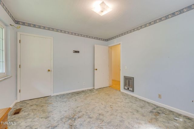 717 Old Stage Road, Surgoinsville, TN 37873