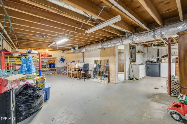 717 Old Stage Road, Surgoinsville, TN 37873