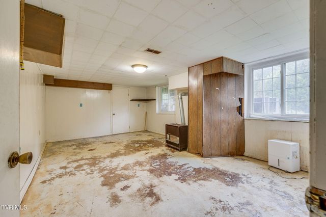 717 Old Stage Road, Surgoinsville, TN 37873