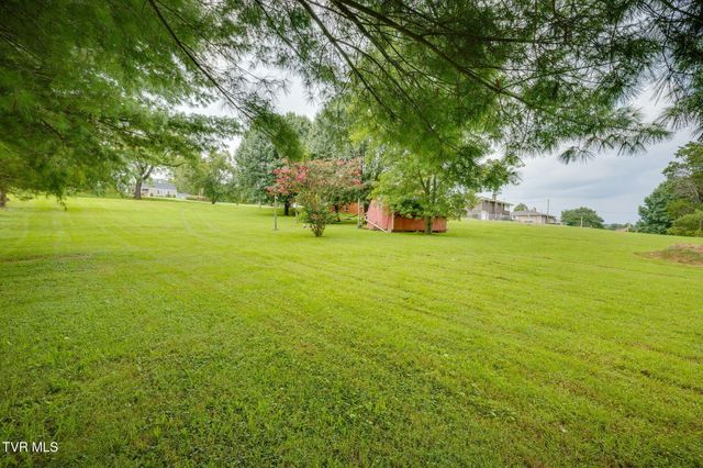 717 Old Stage Road, Surgoinsville, TN 37873