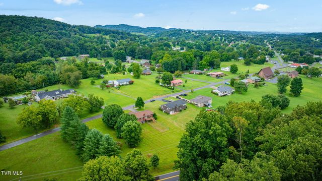 717 Old Stage Road, Surgoinsville, TN 37873