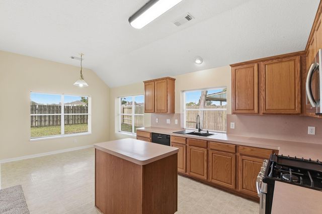 2121 Crimson Lake Lane, League City, TX 77573