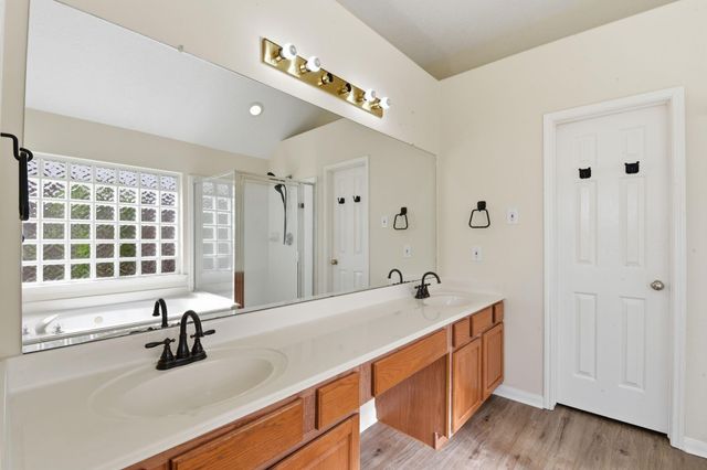 2121 Crimson Lake Lane, League City, TX 77573