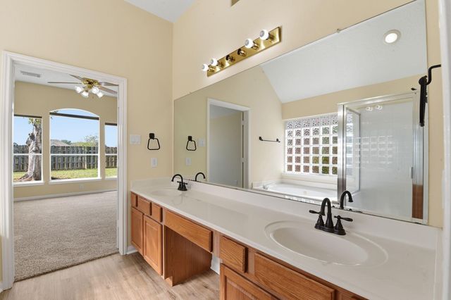 2121 Crimson Lake Lane, League City, TX 77573