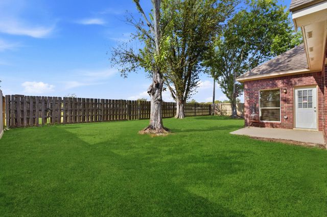 2121 Crimson Lake Lane, League City, TX 77573