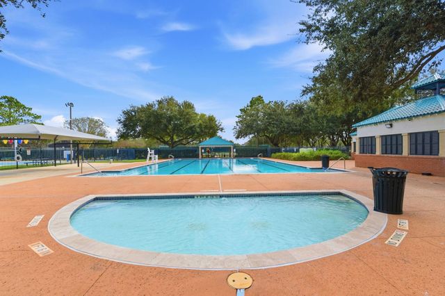 2121 Crimson Lake Lane, League City, TX 77573