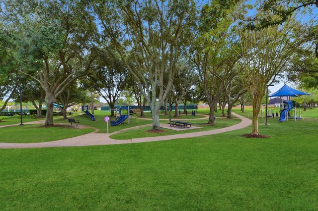 2121 Crimson Lake Lane, League City, TX 77573