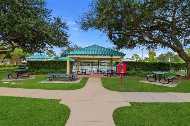 2121 Crimson Lake Lane, League City, TX 77573