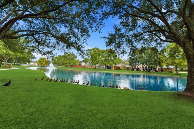 2121 Crimson Lake Lane, League City, TX 77573
