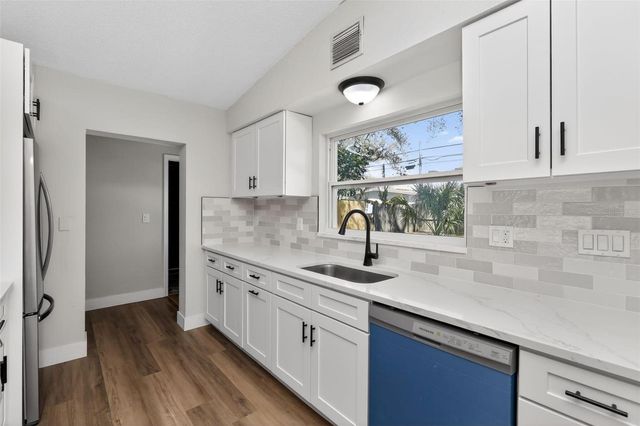 1321 MURRAY AVENUE, Clearwater, FL 33755