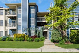 122 Longfield Court, East Brunswick, NJ 08816