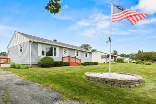 54 Dutchess Ave, Pittsfield, MA 01201