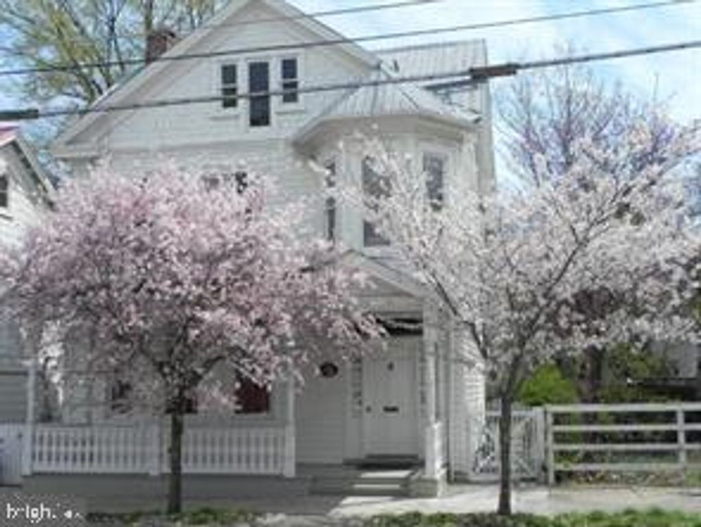 224 S RALEIGH ST, Martinsburg, WV 25401