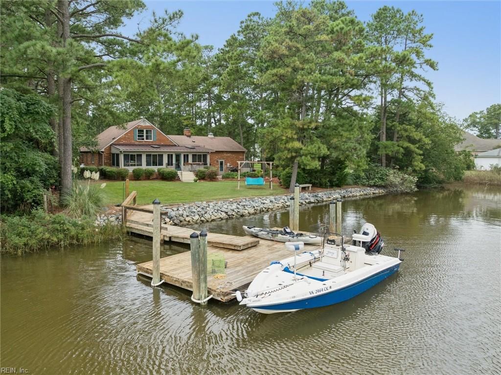 8 Harbour View DR, Poquoson, VA 23662