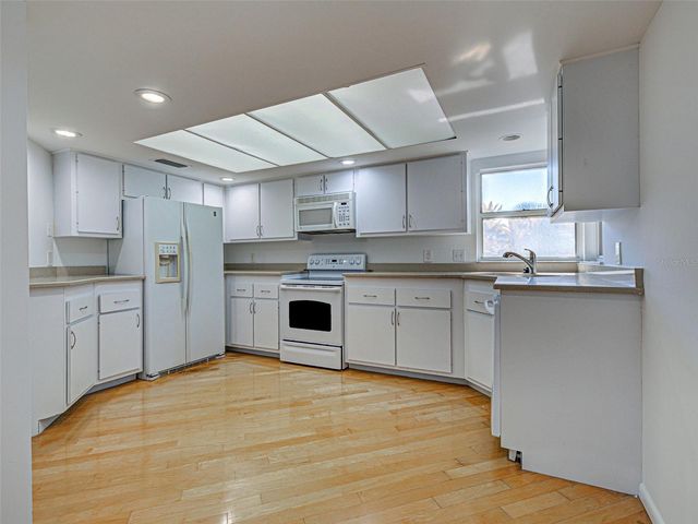 3064 CROWN HERON POINT, Venice, FL 34293