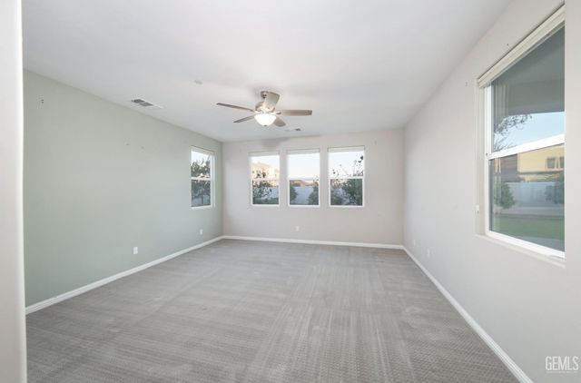 2228 Swanfield Way, Bakersfield, CA 93311