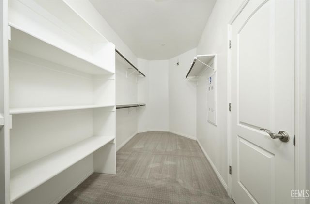 2228 Swanfield Way, Bakersfield, CA 93311