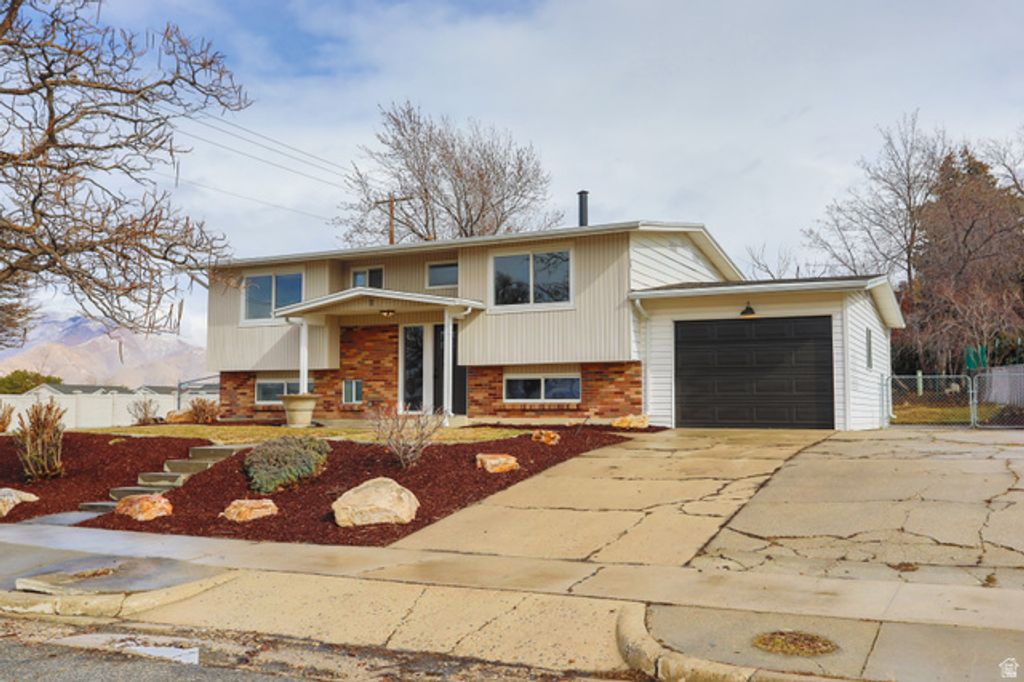 Image 1 of property listing at 11 QUEBEC CIR, Tooele, UT 84074