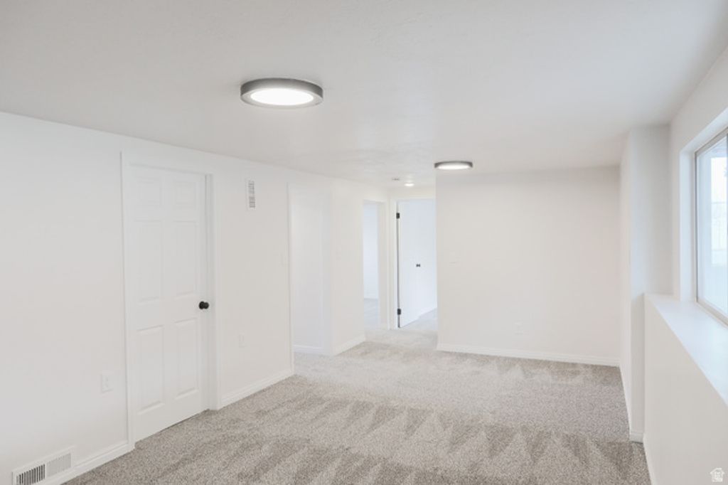 Image 11 of property listing at 11 QUEBEC CIR, Tooele, UT 84074