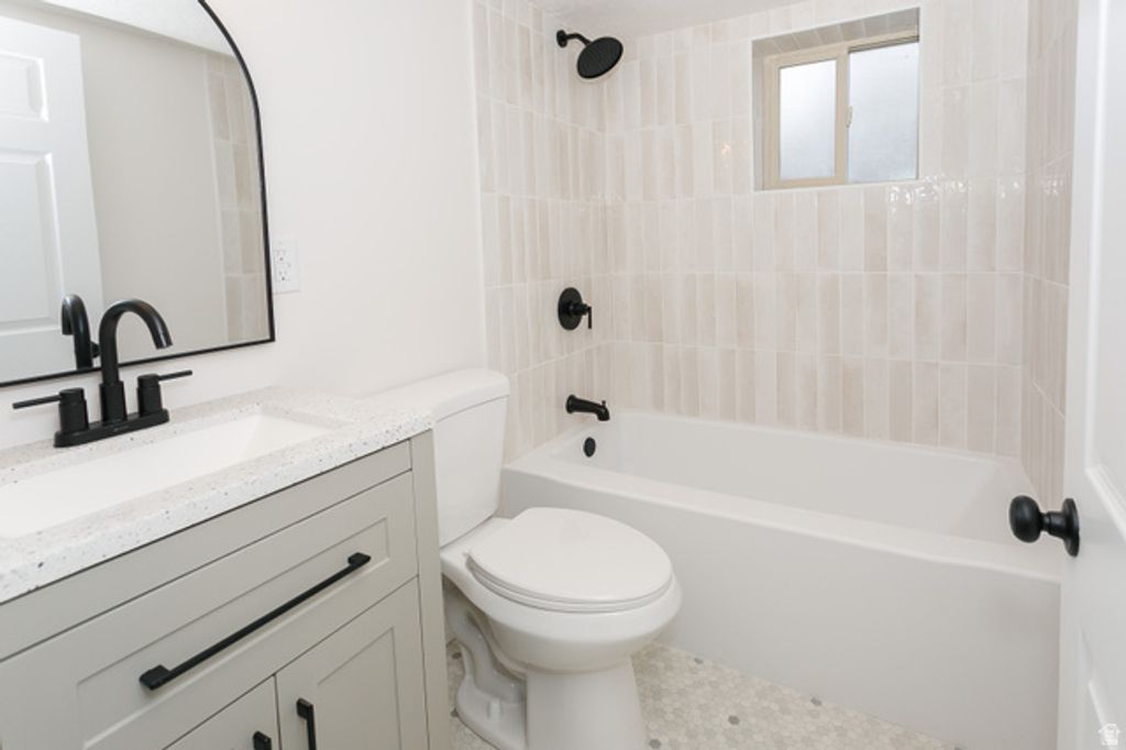 Image 12 of property listing at 11 QUEBEC CIR, Tooele, UT 84074