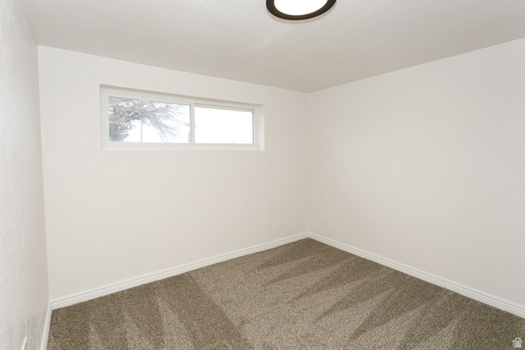 Image 13 of property listing at 11 QUEBEC CIR, Tooele, UT 84074