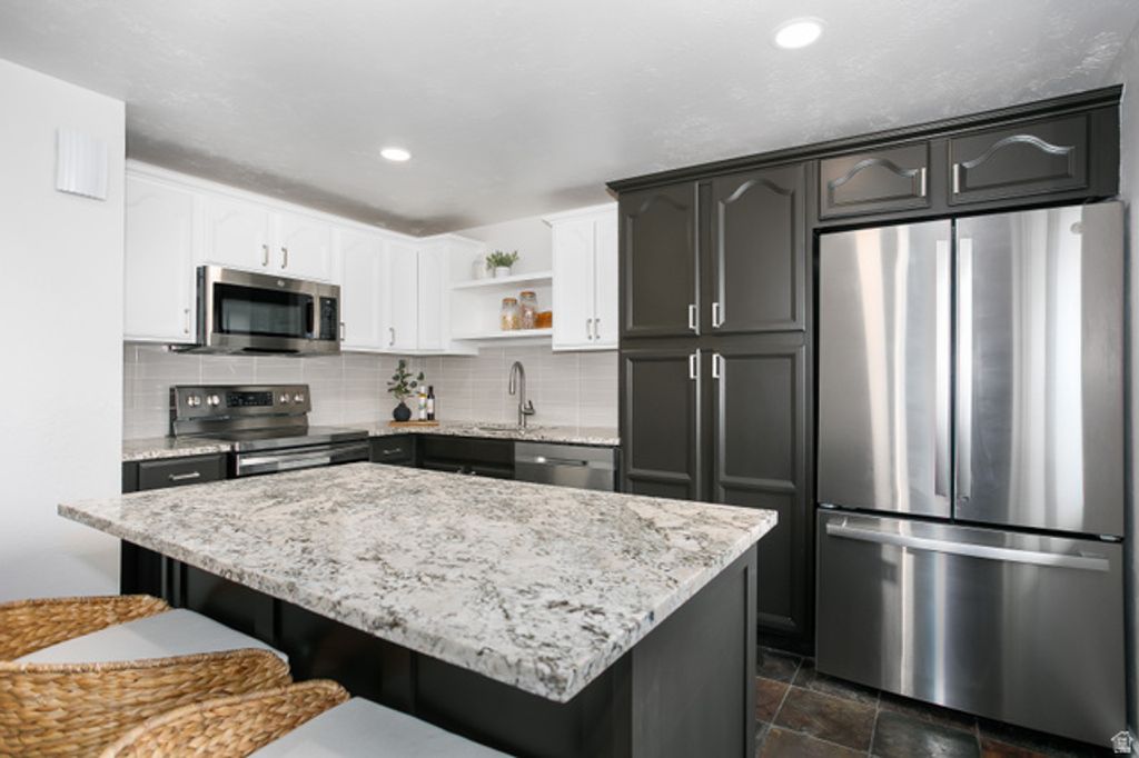 Image 3 of property listing at 11 QUEBEC CIR, Tooele, UT 84074