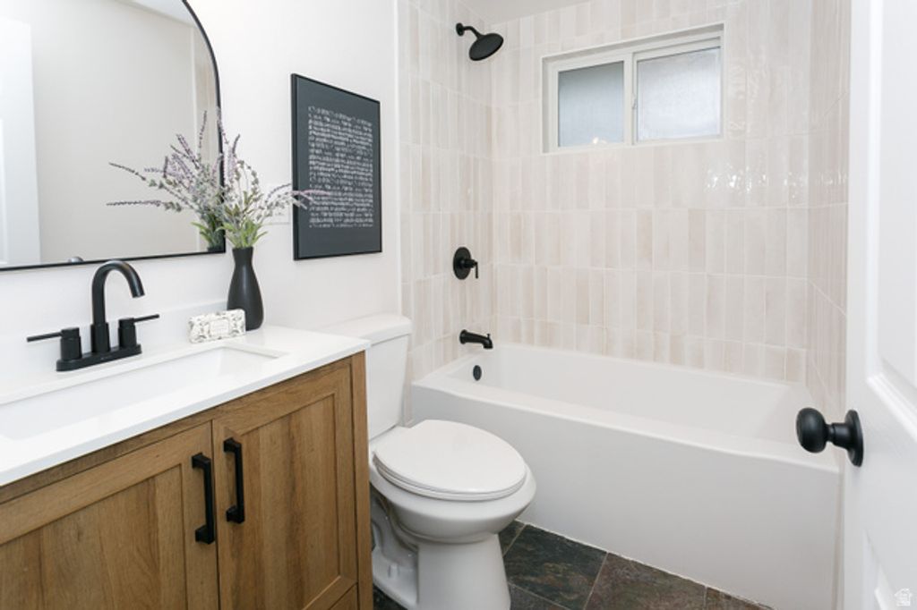 Image 8 of property listing at 11 QUEBEC CIR, Tooele, UT 84074