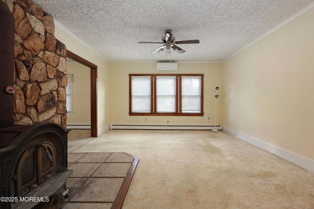 547 Brookside Drive, Toms River, NJ 08753