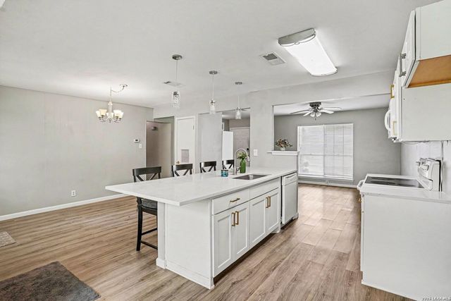 4415 First View Dr, San Antonio, TX 78217