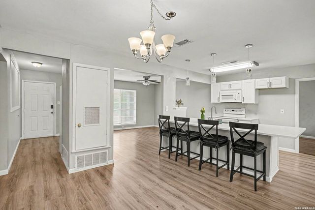 4415 First View Dr, San Antonio, TX 78217