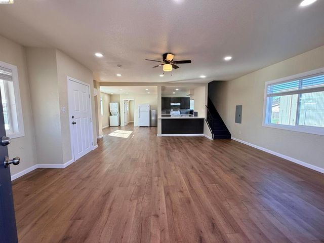 321 Benicia Rd, Vallejo, CA 94590